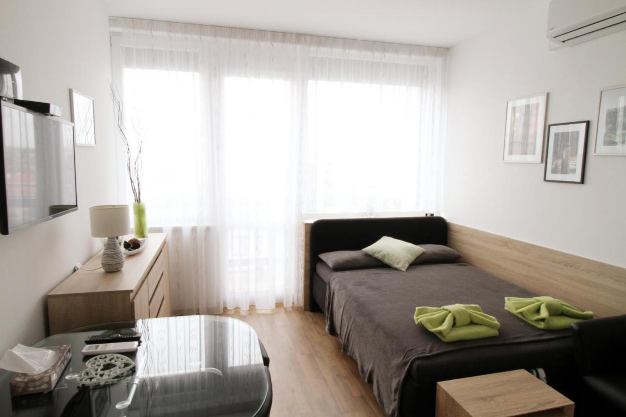 פראג G Support Apartment מראה חיצוני תמונה